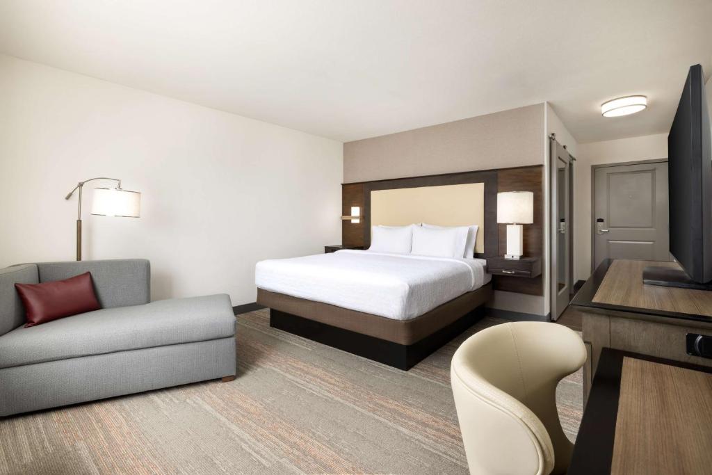 Hampton Inn & Suites - Napa, CA - Zimmer Mit Kingsize-Bett – Nichtraucher