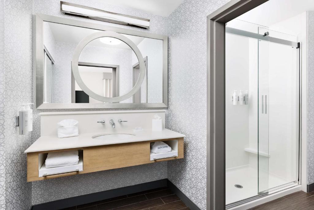Hampton Inn & Suites - Napa, CA photo