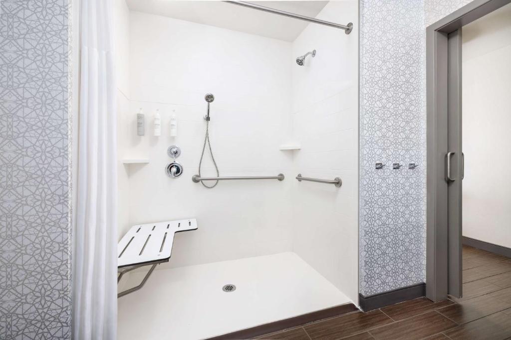 Hampton Inn & Suites - Napa, CA photo
