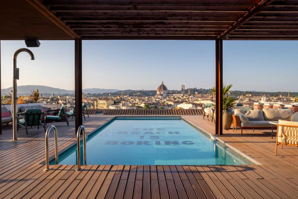 Bazén v ubytování The Social Hub Florence Lavagnini Extended Stay nebo v jeho okolí