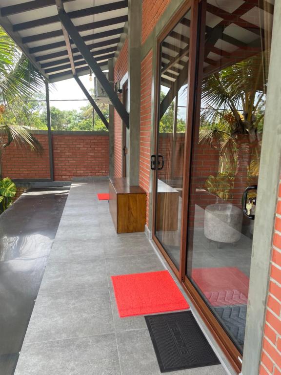 Airport Colombo Pocket Paradise - 18