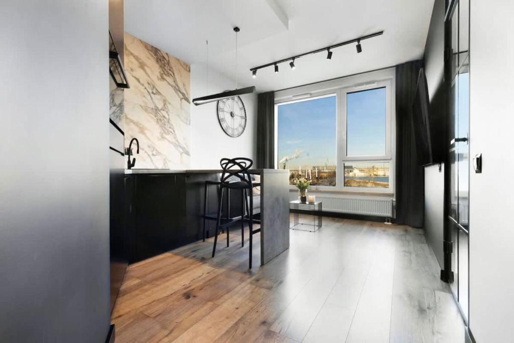 Elite Apartments Chlebova Shipyard, Gdańsk (updated prices 2026) - Elite Private Kitchen Apartments With Dining Space