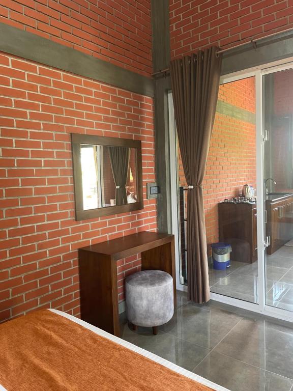 Airport Colombo Pocket Paradise - 15