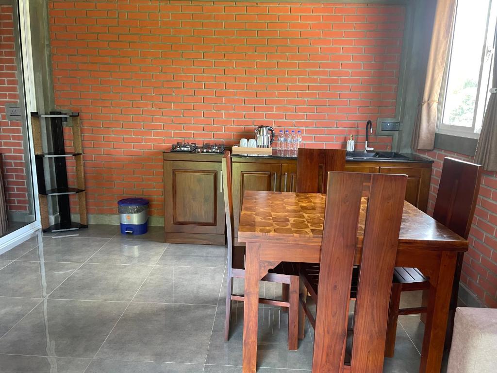 Airport Colombo Pocket Paradise - 14