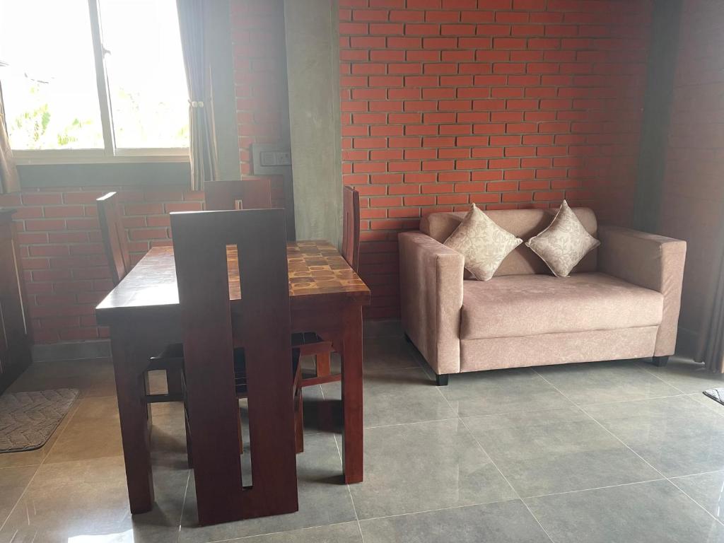 Airport Colombo Pocket Paradise - 10