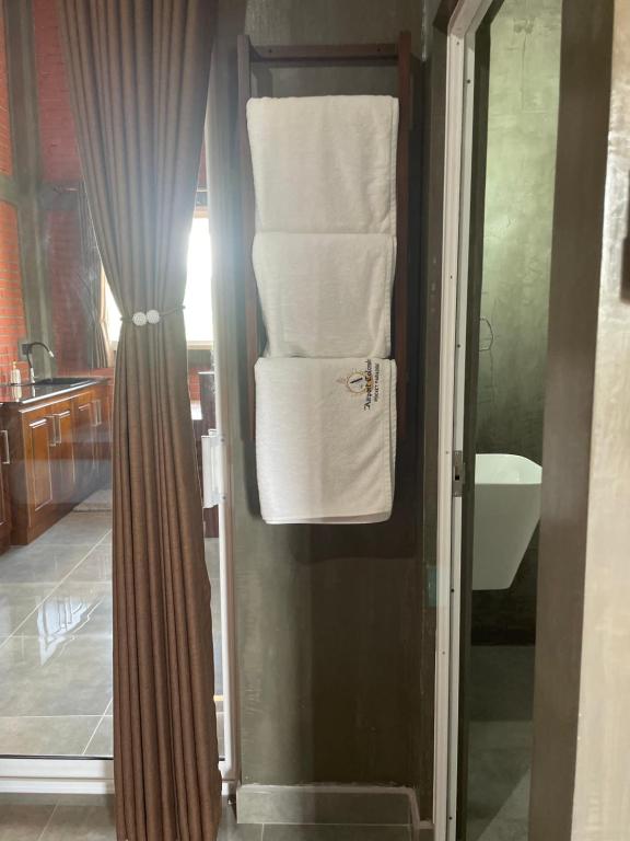 Airport Colombo Pocket Paradise - 9