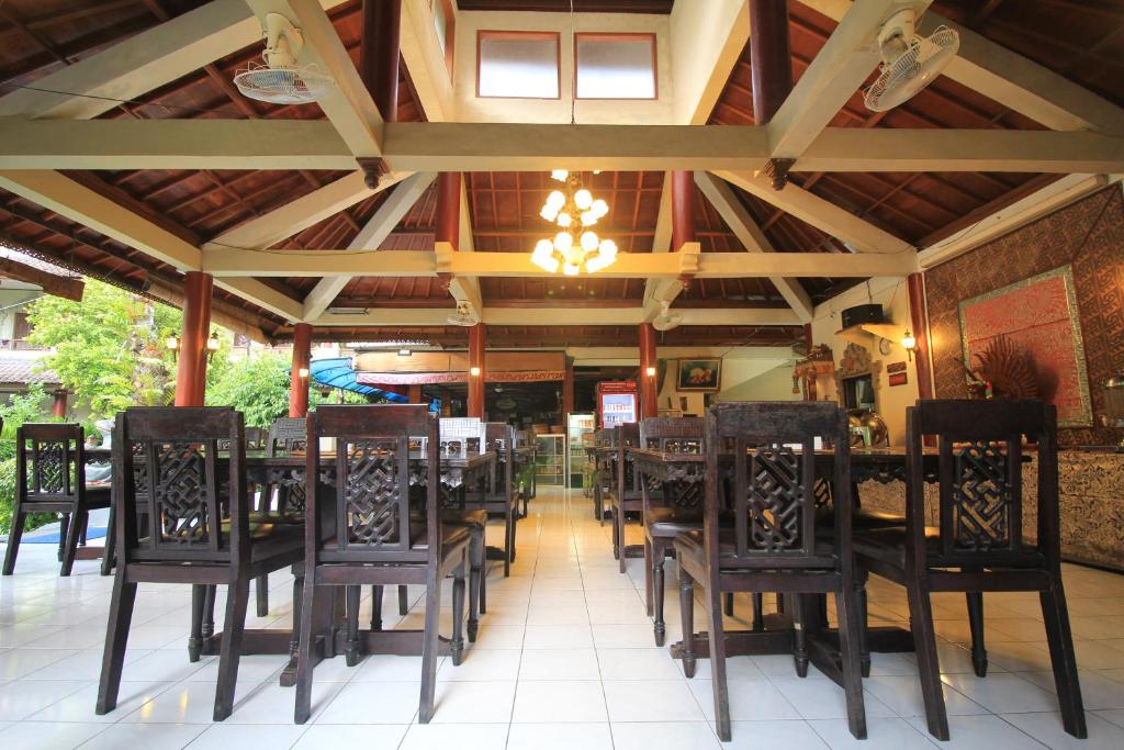 Restaurace v ubytování Bakung Sari Resort