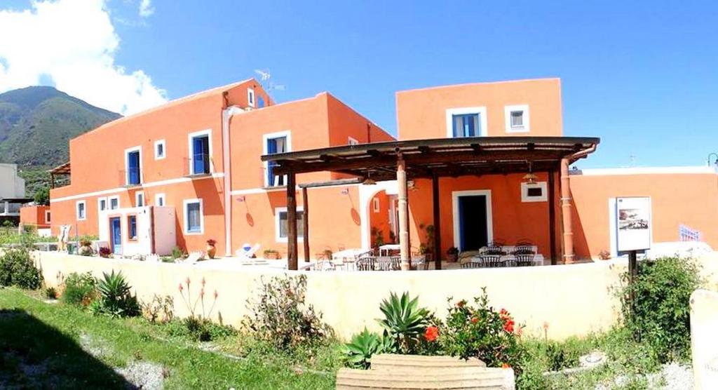 Nespecifikovaný výhled na hory nebo výhled na hory při pohledu z hotelu
