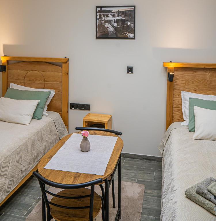 Teatar Rooms Subotica 4 - Twin Room With Private Bathroom