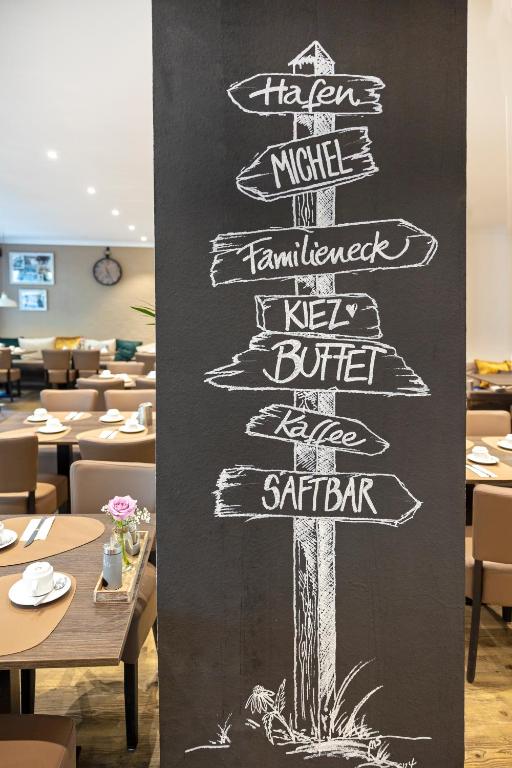 Auto-Parkhotel Hamburg St Pauli - Resim 8