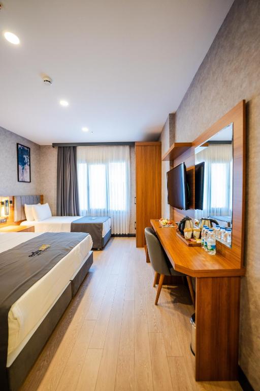 Educity Hotels & Spa - Superior Triple Room