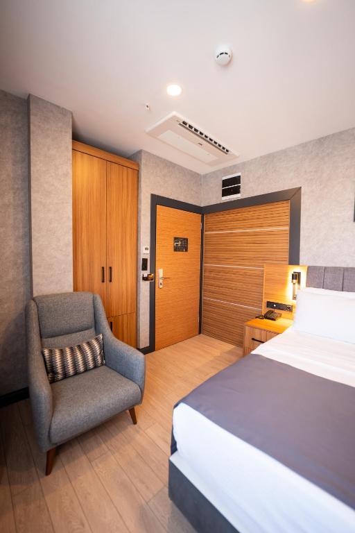 Educity Hotels & Spa - Deluxe Double Room