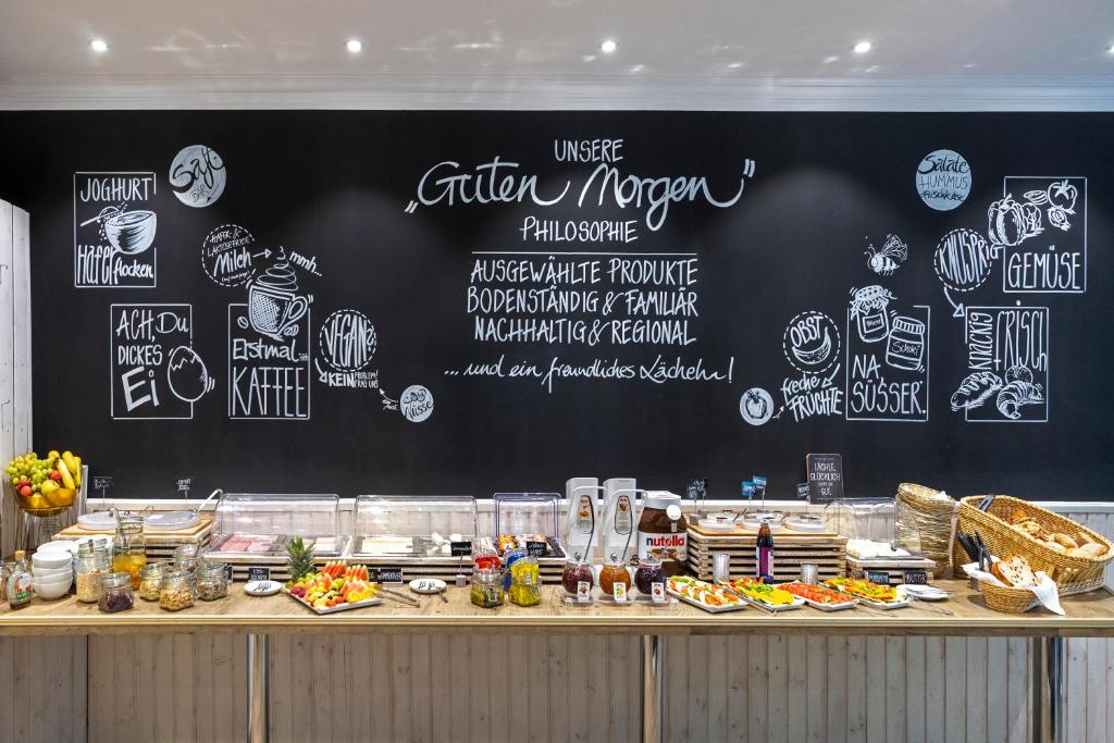 Auto-Parkhotel Hamburg St Pauli - Resim 9