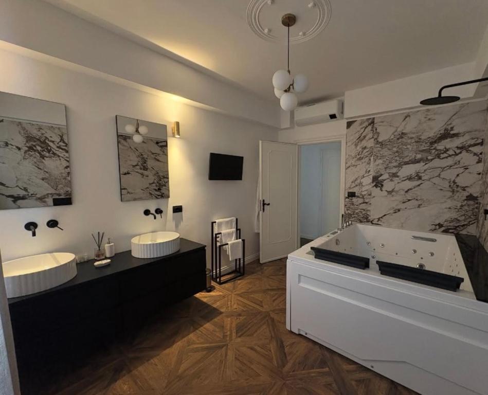 Postel nebo postele na pokoji v ubytování Sparkling Suite