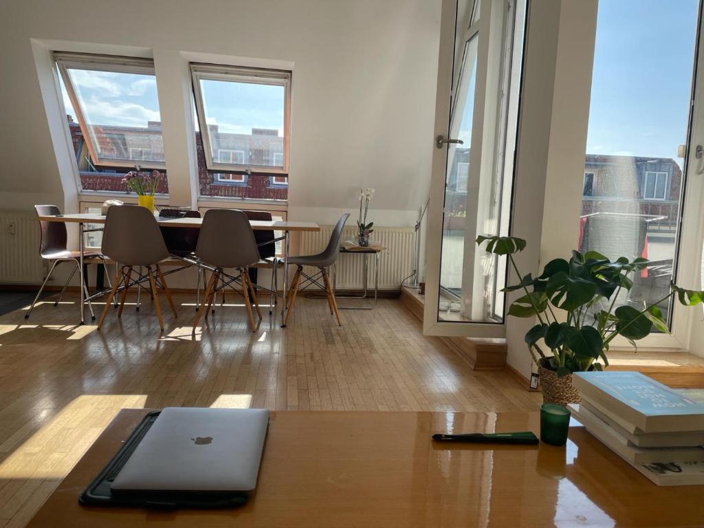 Visual Reference: Bright Rooftop Loft With River View Berlin Updated Prices 2025
