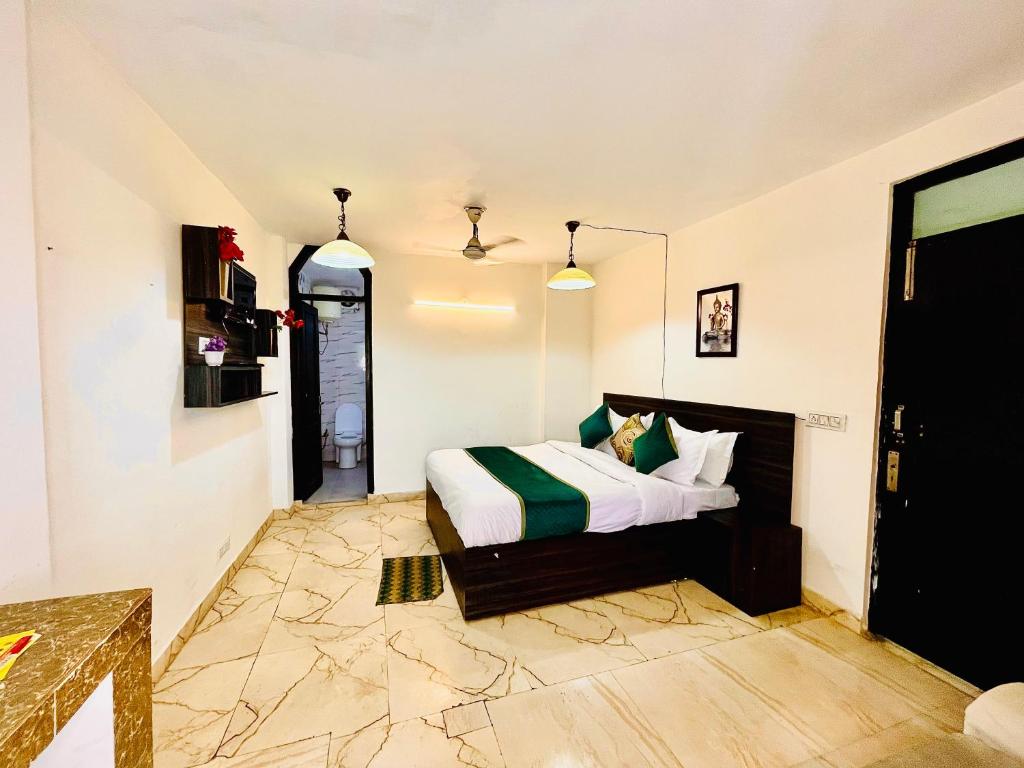 فضای داخلی Hotel Hauz Khas Inn Near Hauz Khas Fort and Deer Park در دهلی نو - تصویر ۳