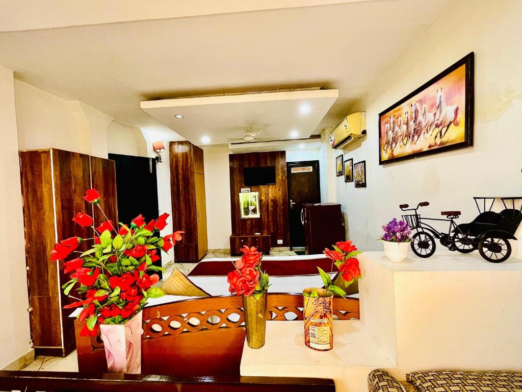 تصویر اتاق‌های Hotel Hauz Khas Inn Near Hauz Khas Fort and Deer Park - تصویر ۲