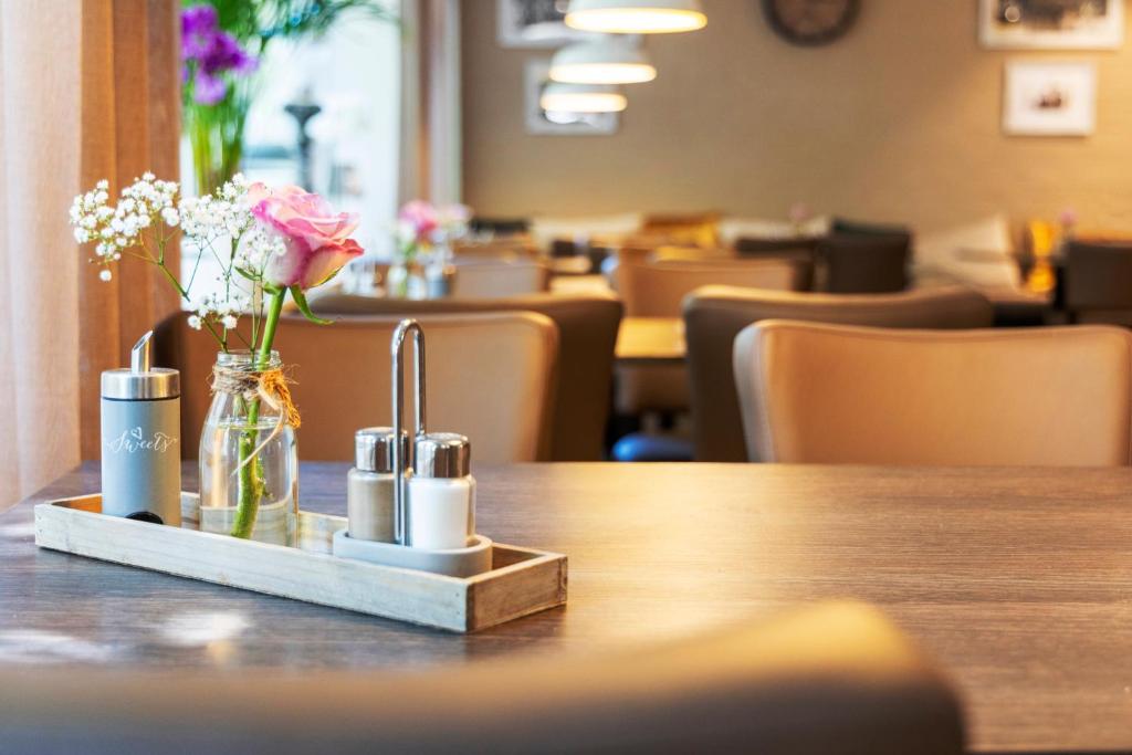 Auto-Parkhotel Hamburg St Pauli - Resim 42