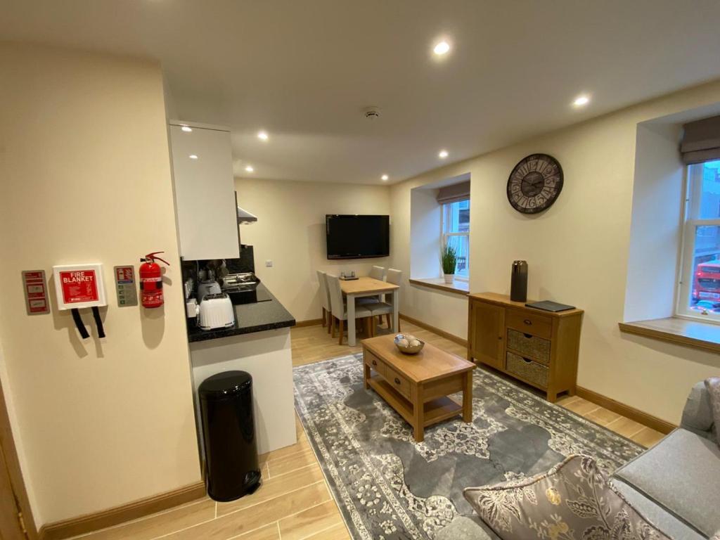 Waverley Inn Holiday Apartments - 