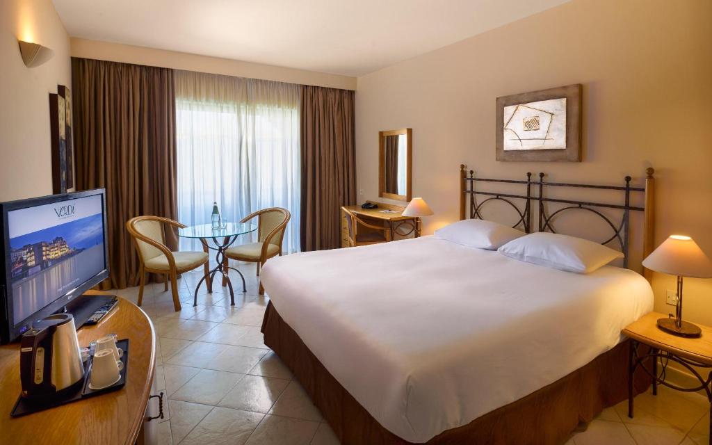 Verdi St George's Bay Marina