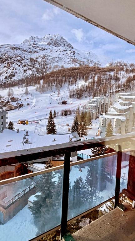 Ski-In Ski-Out Cozy Cabin 1 min lift 5 min village center Perfect Val-d'Isère base – photo 1