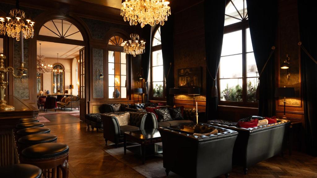 Grand Hotel LES TROIS ROIS - Resim 35