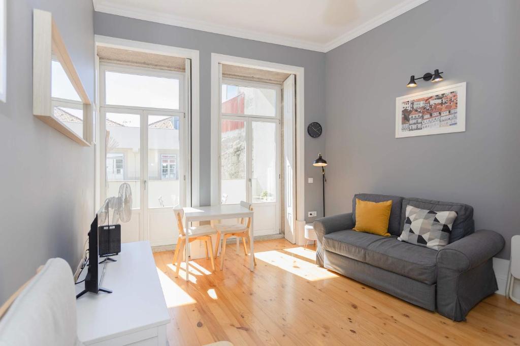 Liiiving in Porto - Silver Light Apartment