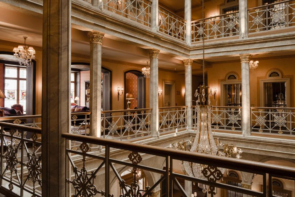 Grand Hotel LES TROIS ROIS - Resim 42