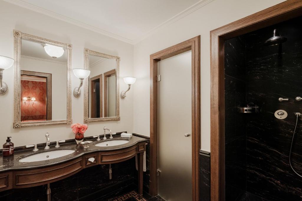 Grand Hotel LES TROIS ROIS - Resim 20