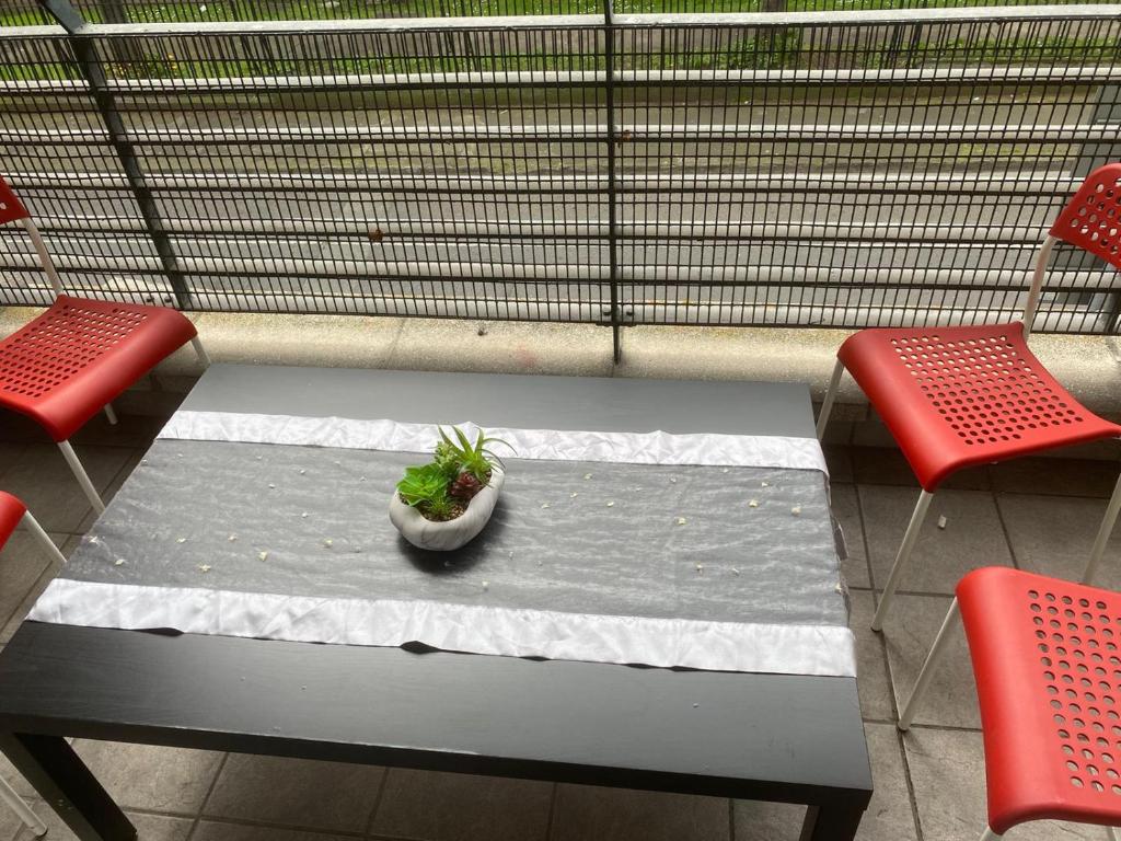 Excellent Central Location Apt 2 R2 - Resim 13