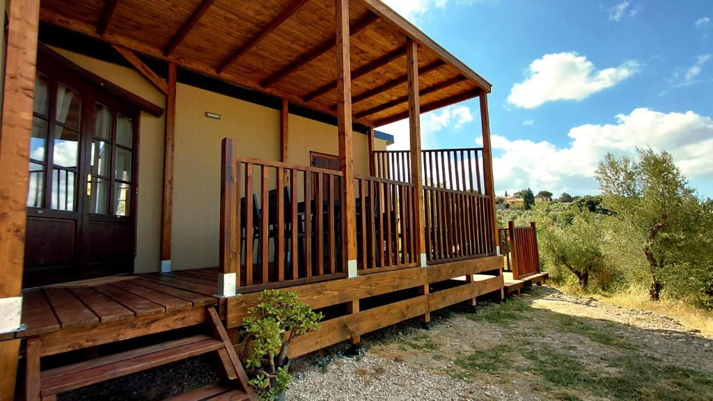 Το κτήριο όπου στεγάζεται  το κατάλυμα σε φάρμα