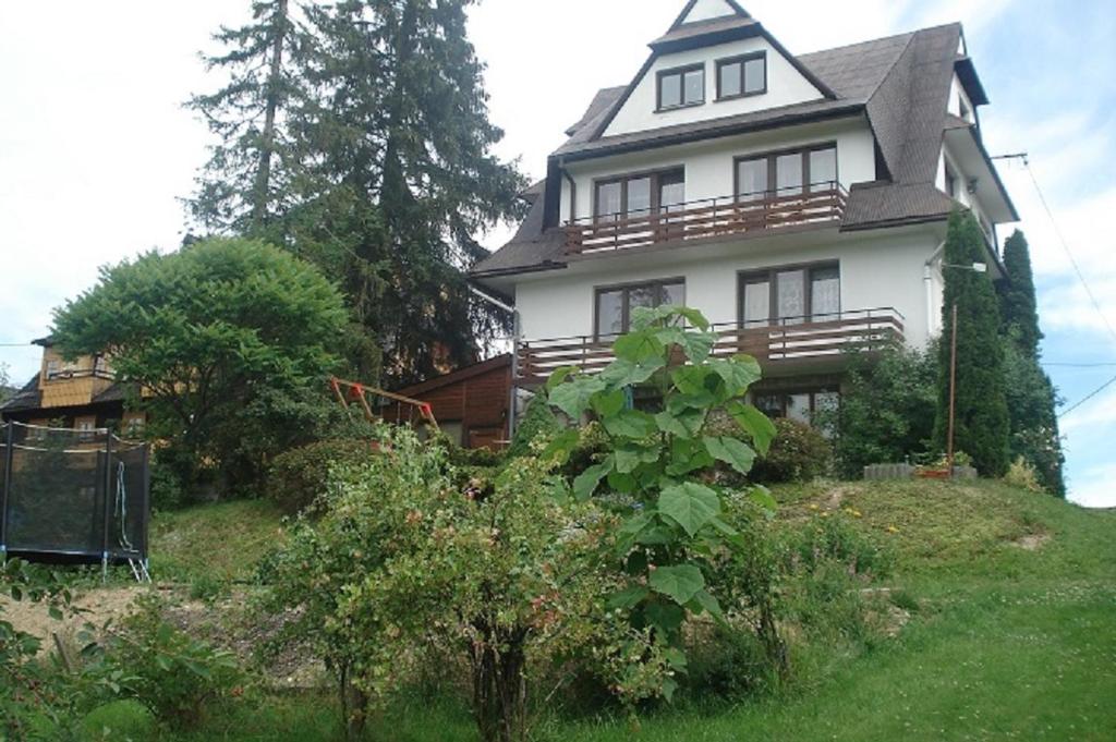 a large house on top of a hill at Na Wysokim in Bukowina Tatrzańska