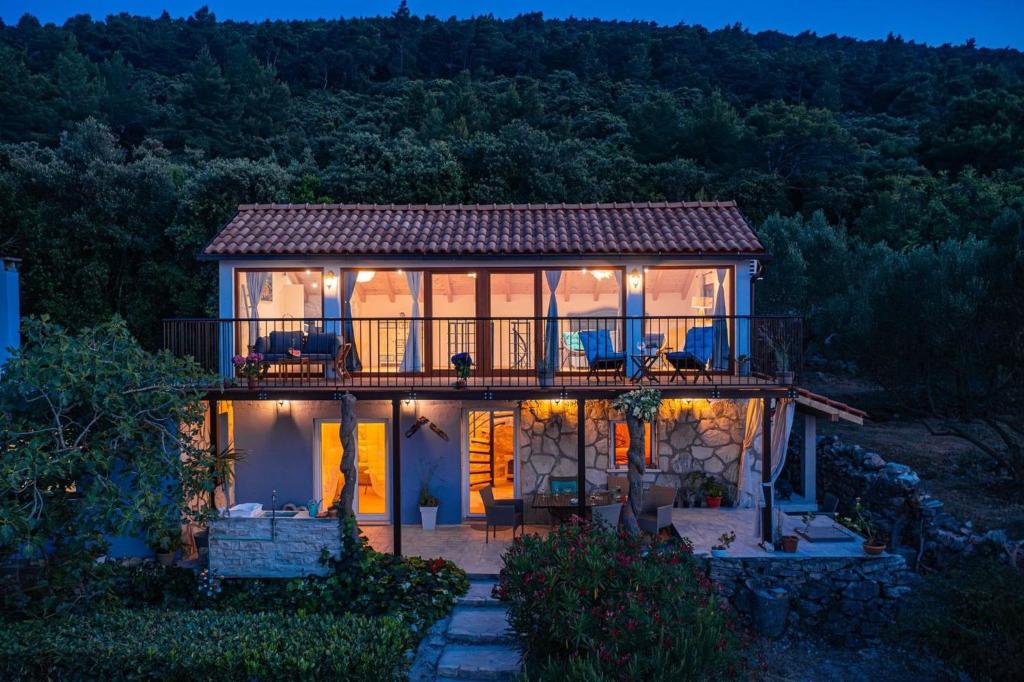 Budova, kde se prázdninový dům nachází