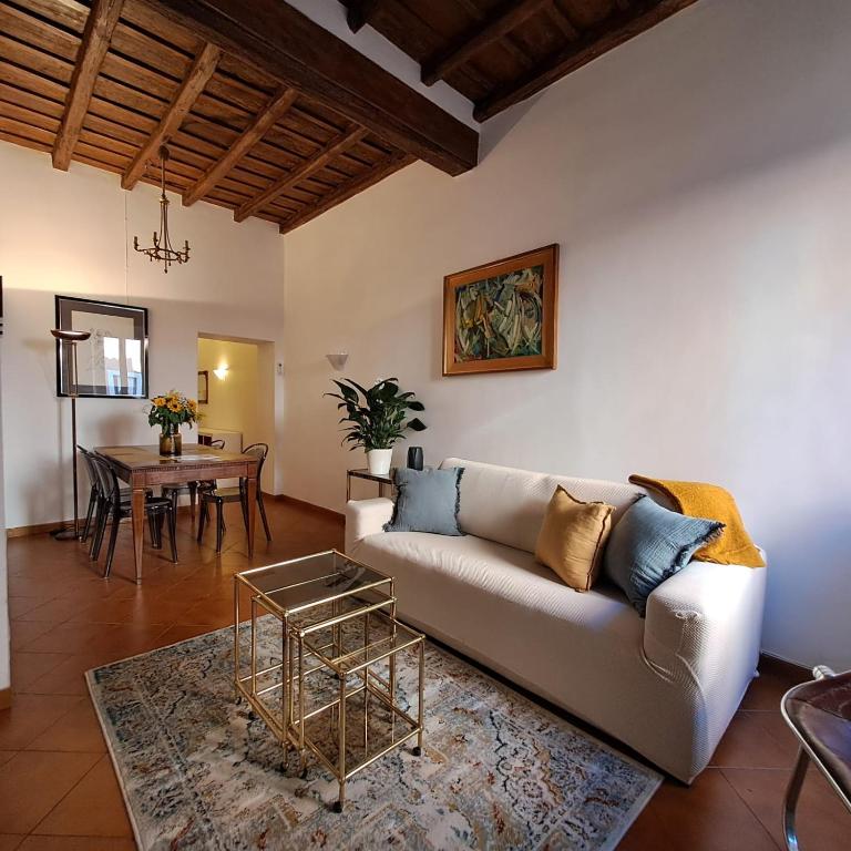Exclusive apartment Borgo Pio