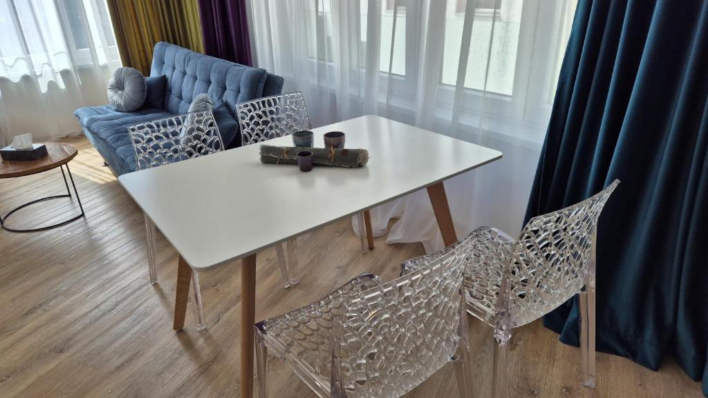 Hotel Plzeň - Apartment With Balcony