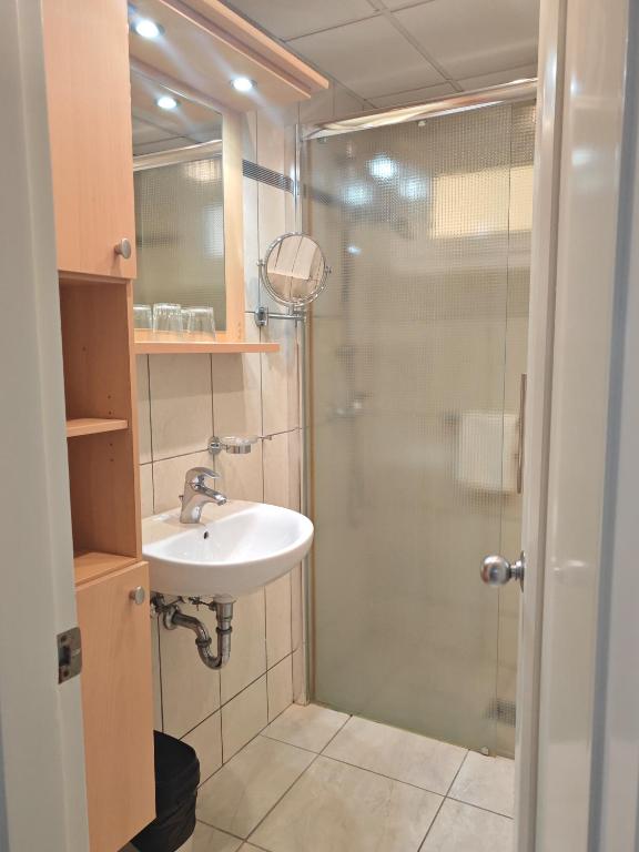 Club Excelsior II - 2