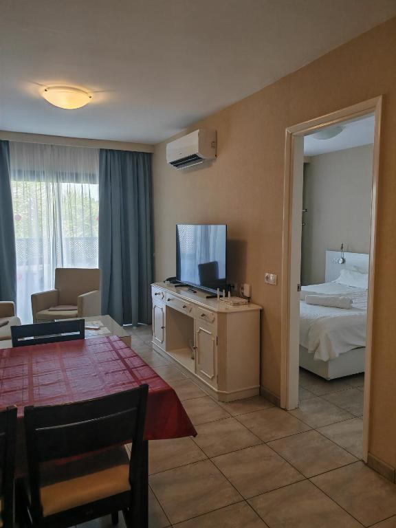 Club Excelsior II - 11