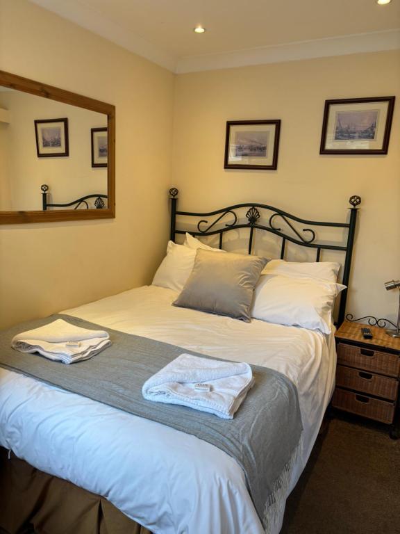 The Half Moon Inn - 