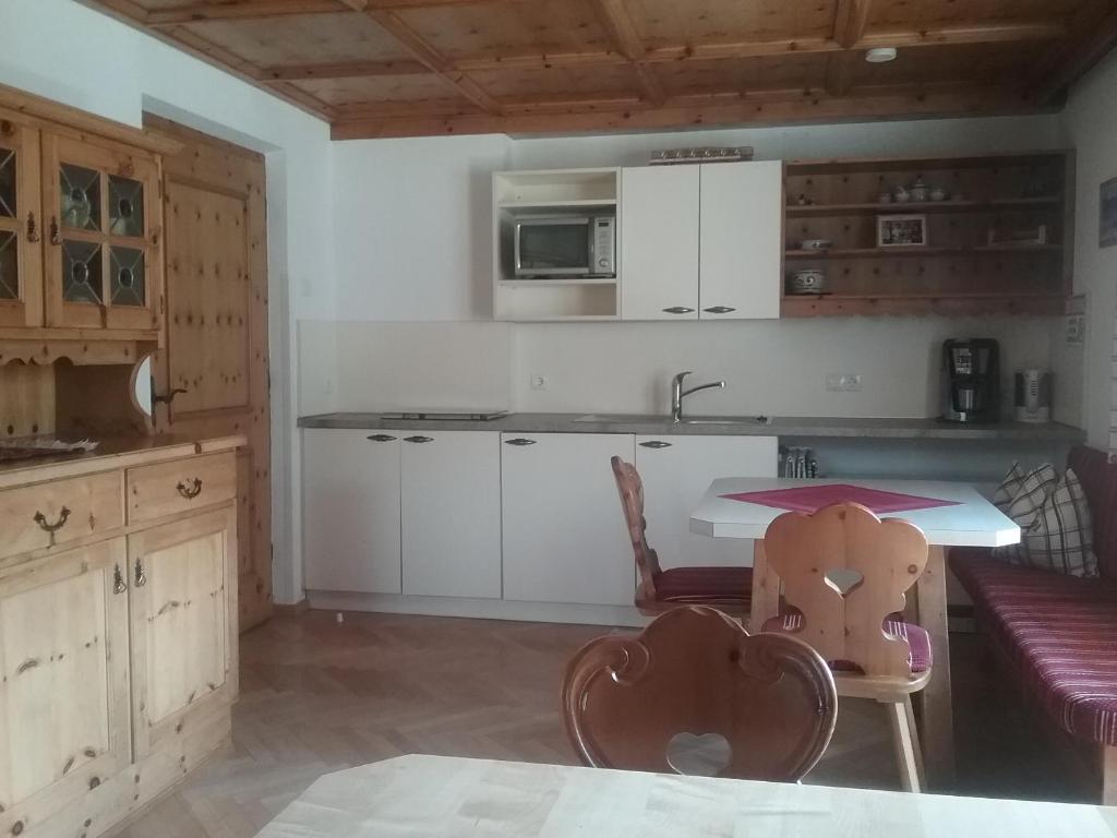 Kuchyňa alebo kuchynka v ubytovaní Ferienwohnung Bacher