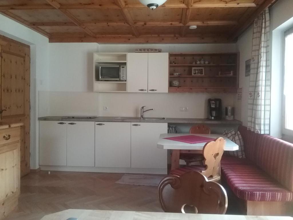 Kuchyňa alebo kuchynka v ubytovaní Ferienwohnung Bacher