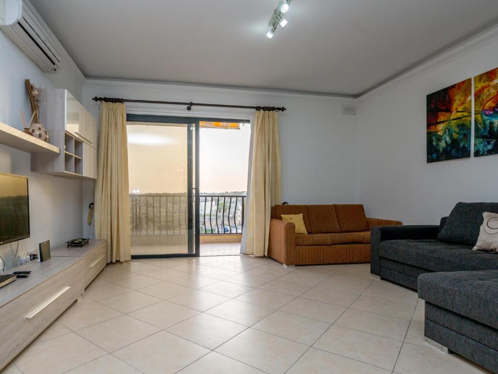 Posezení v ubytování SeaView Apartment in Saint Thomas Bay