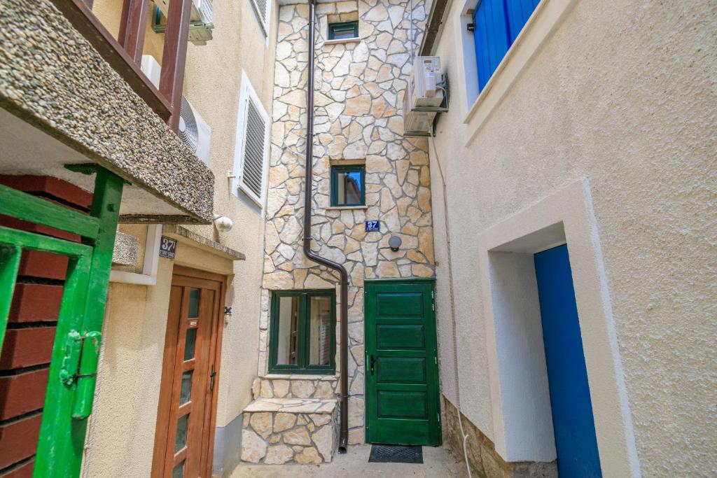 Budova, kde se apartmán nachází