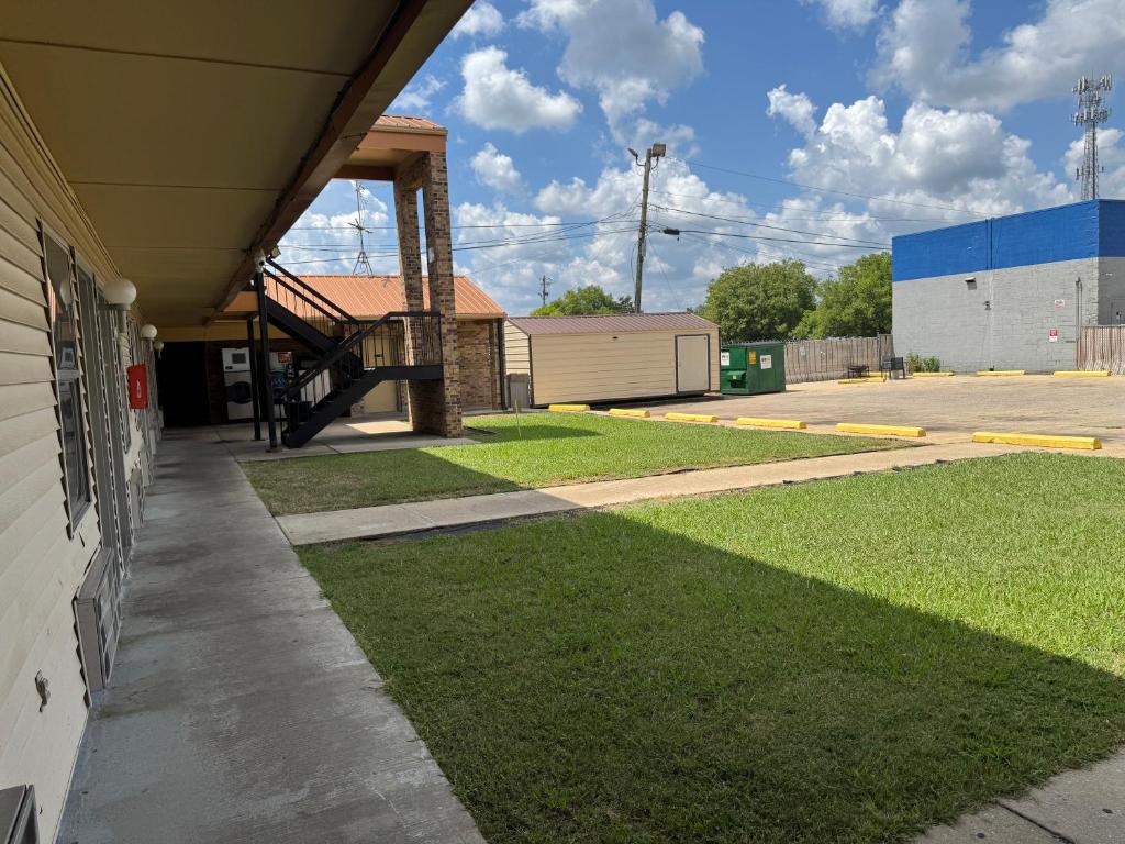 Southern Comfort Motel photo