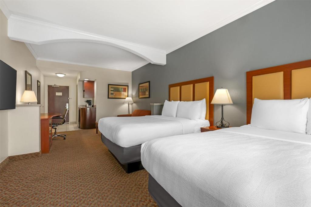 Best Western Plus Waxahachie Inn & Suites - Suite Con 2 Camas Grandes Y Sofá Cama - Fumadores