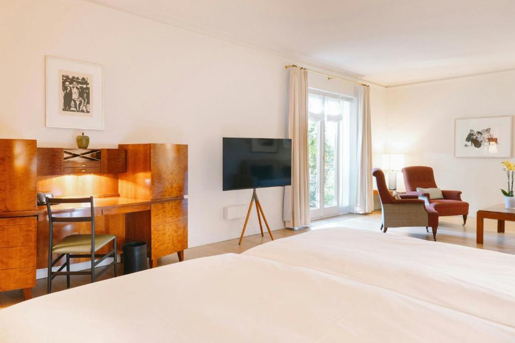 
Double Studio with Sofa Bed and City View
