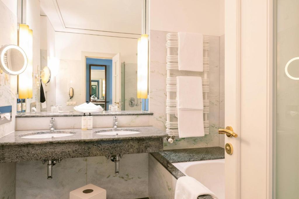 Louis C Jacob, Hamburg, Autograph Collection - Resim 3