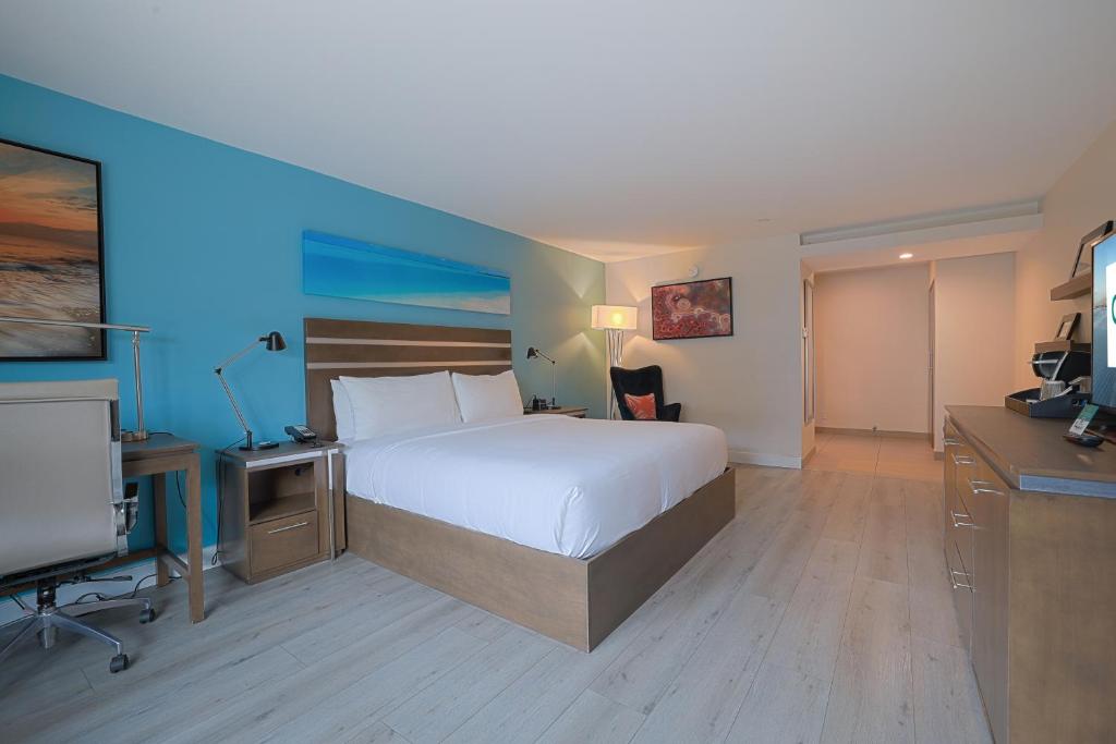 The Cove Hotel - 