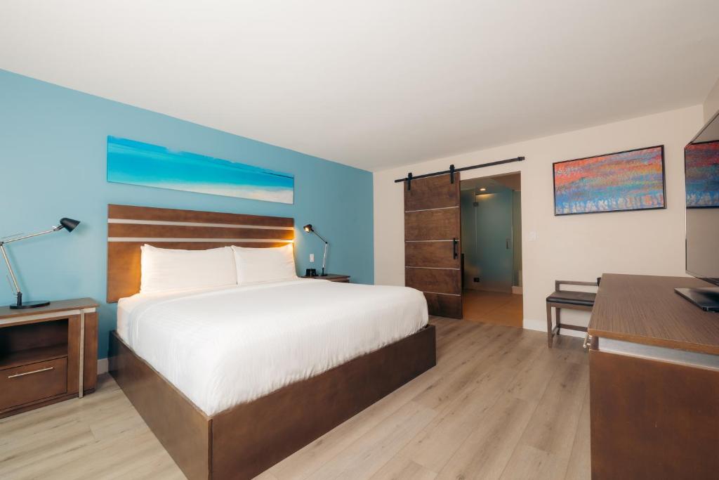 The Cove Hotel - 
