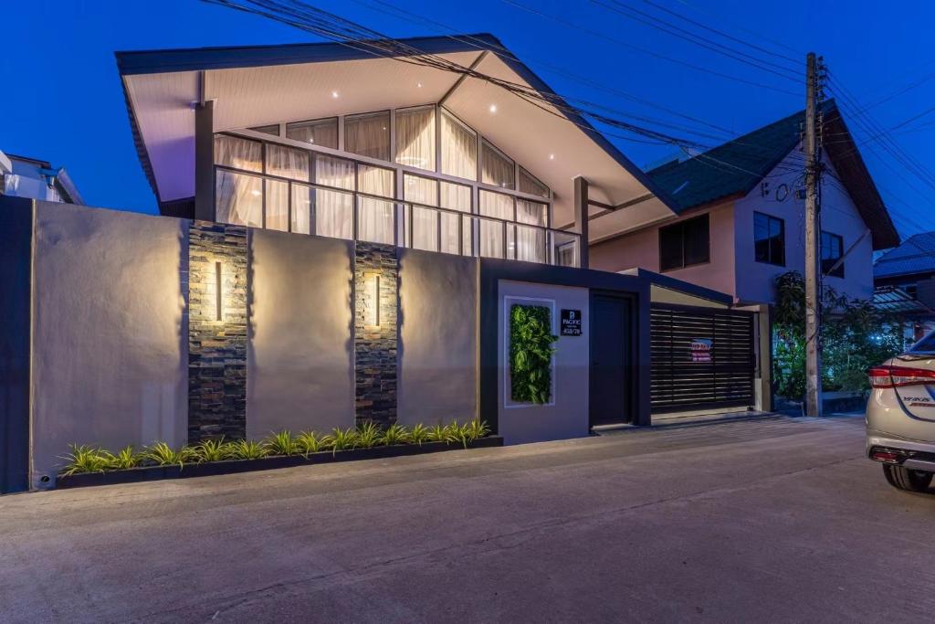 Το κτήριο όπου στεγάζεται  η βίλα