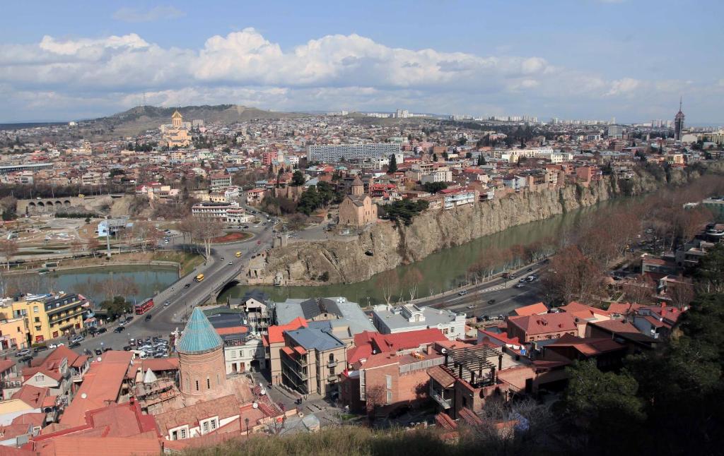 Nespecifikovaný výhled na destinaci Tbilisi nebo výhled na město při pohledu z ubytování v soukromí